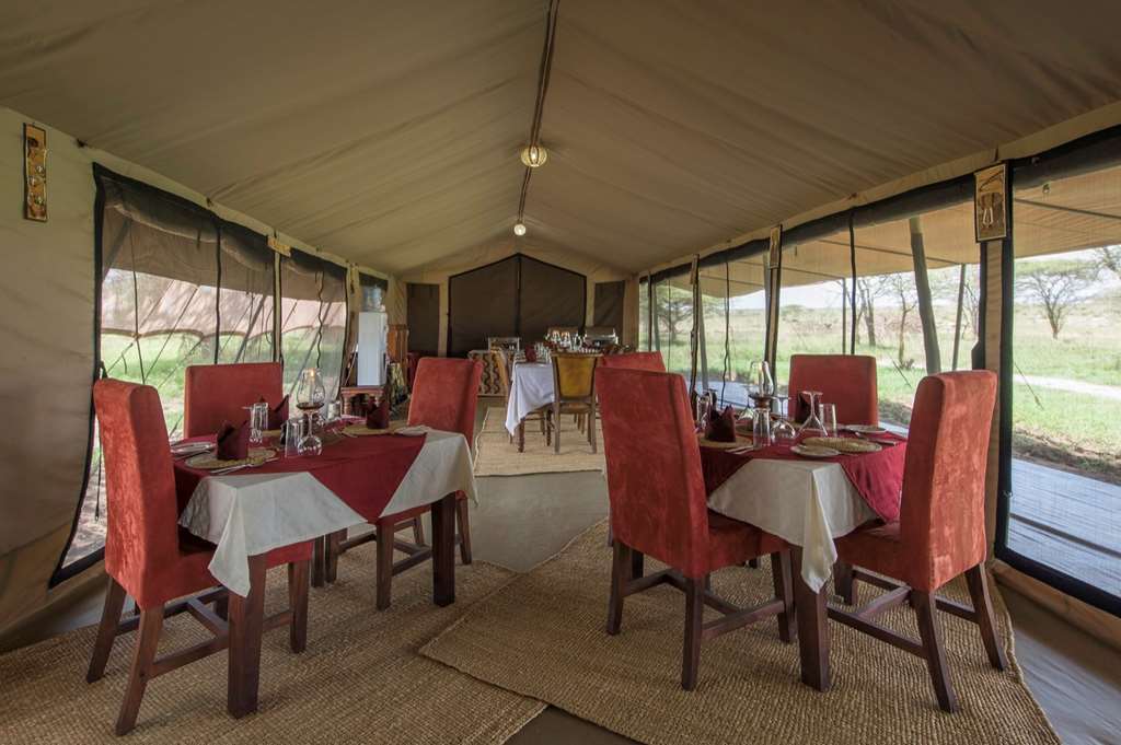 Karibu Camps And Lodges Sametu Camp Serengeti Robanda Ресторан фото